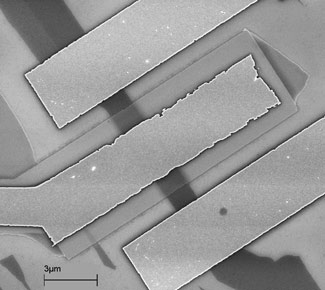 Prototype device with a 2D channel that will be used by the researchers. 