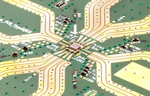 The 28nm CMOS 79GHz transceiver chip. 