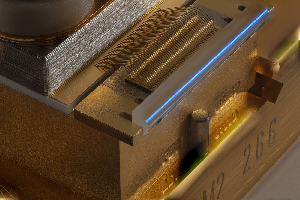 Laser diode bench made by FBH, before mounting into the pump module. 